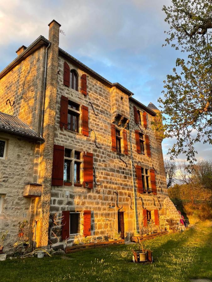 Manoir Du Grail Bed & Breakfast Devesset Ngoại thất bức ảnh