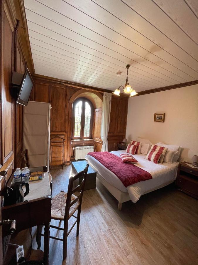 Manoir Du Grail Bed & Breakfast Devesset Ngoại thất bức ảnh